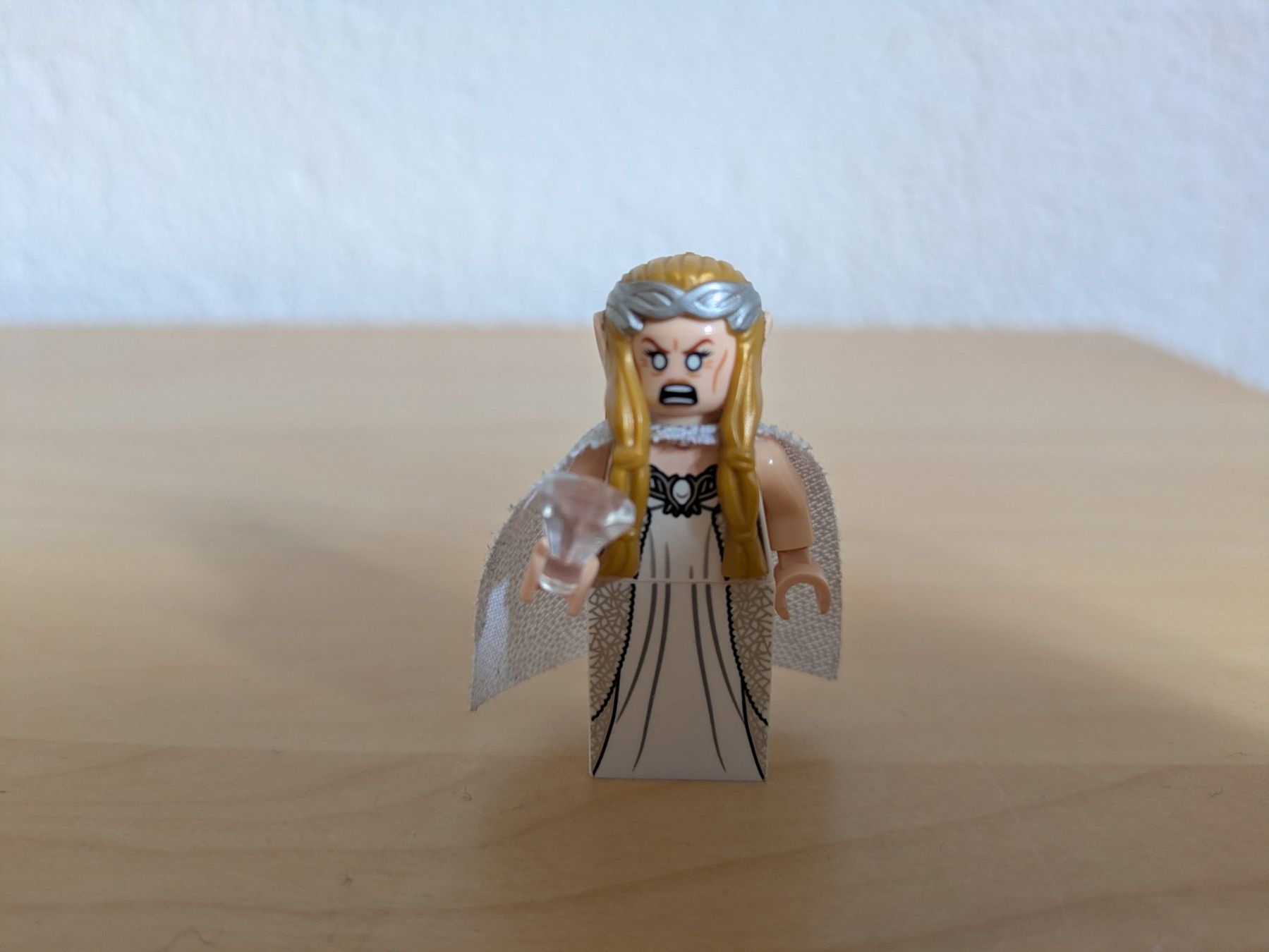 Lego Statuette: LEGO Galadriel – Usato da winterthur venduto da dsy_grj8 1