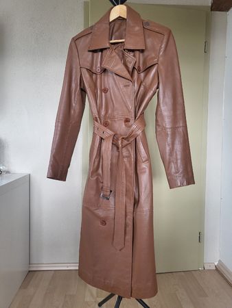 Beautiful genuine leather coat, trenchcoat style! Size 40