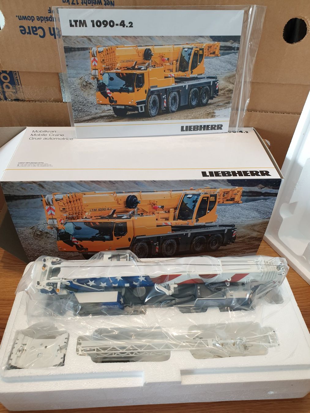 WSI Models Kit di modellismo & Modellini statici: Liebherr LTM1090-4.2 USA Sondermodell – Nuovo e nell'imballaggio originale da Baar venduto da Liebherrbagger 1