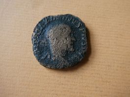 grosse uralte Bronzemünze 28 mm     13.22 g