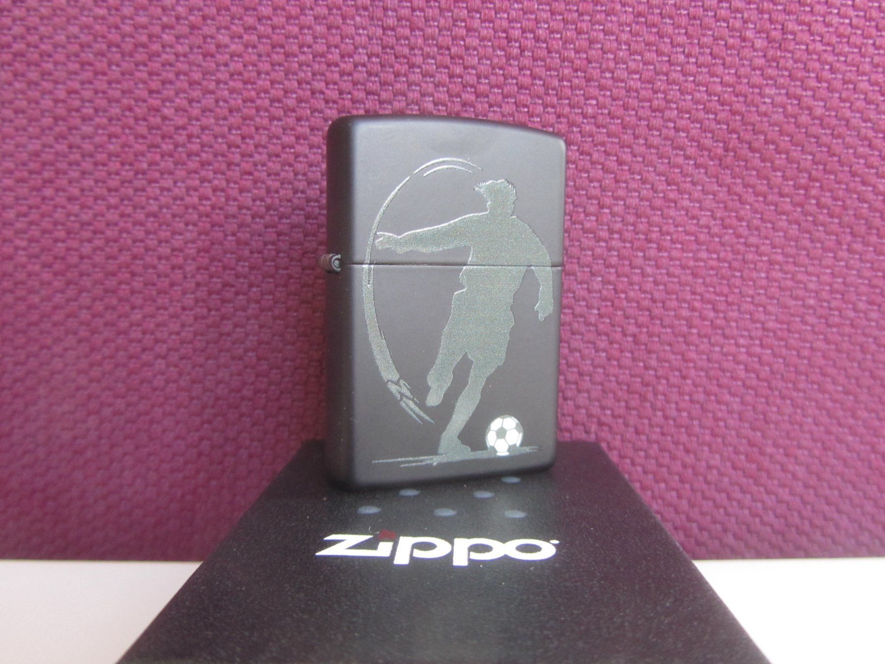 Zippo Feuerzeuge: Zippo football NEW – Neu und originalverpackt aus Pampigny von Calypso06 2