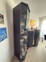 Eckvitrine Holz dunkelblau mit Glastüren, Top Zustand!