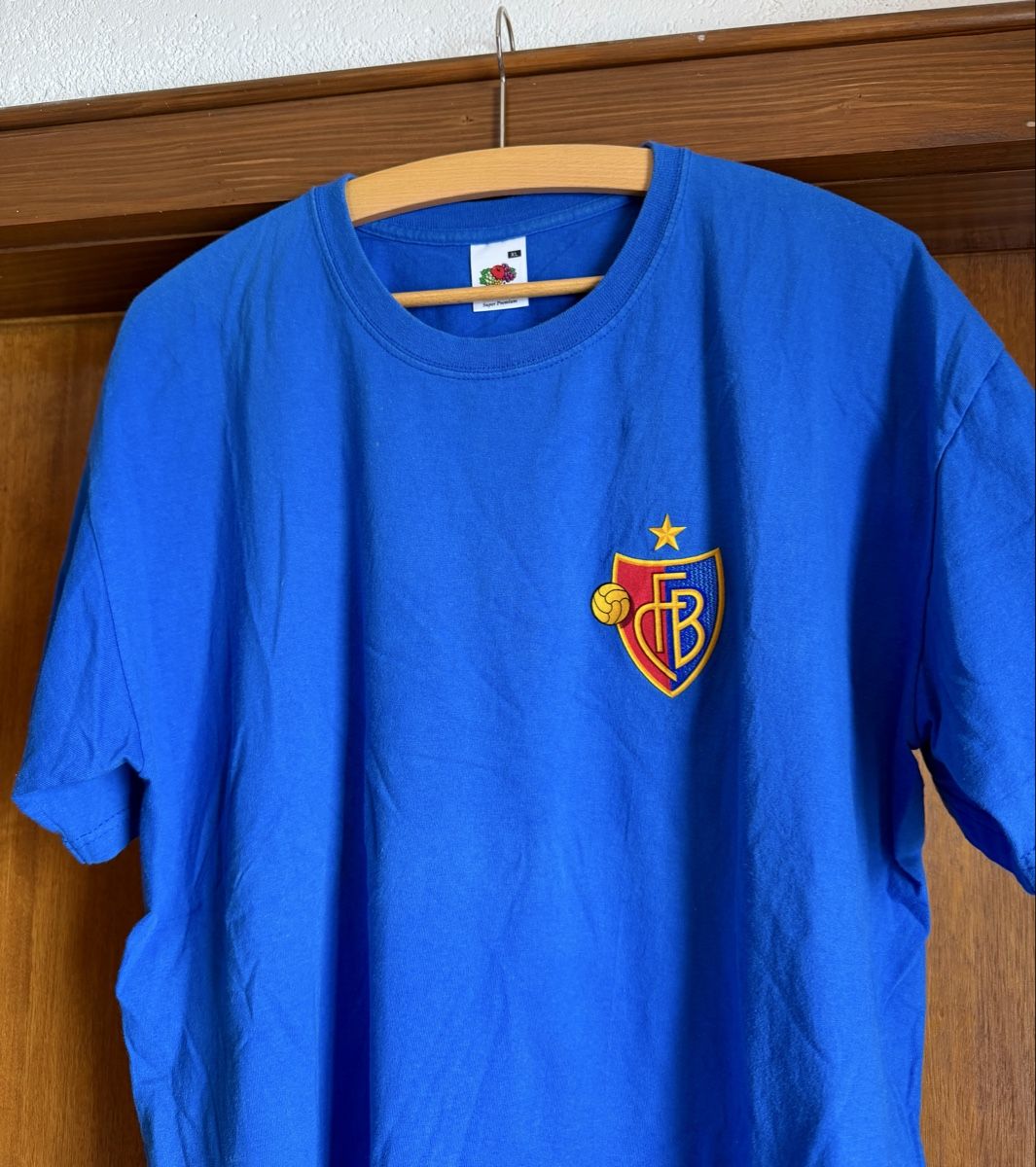 FC Basel Leibchen & Hosen: FC Basel Shirt, Gr. M/L – Neu (gemäss Beschreibung) aus Walchwil von BackstageBruder 1