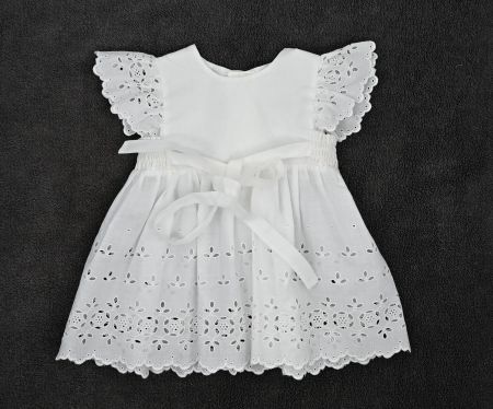 Sommerliches, weisses Kleid mit Stickereien, Grösse 74