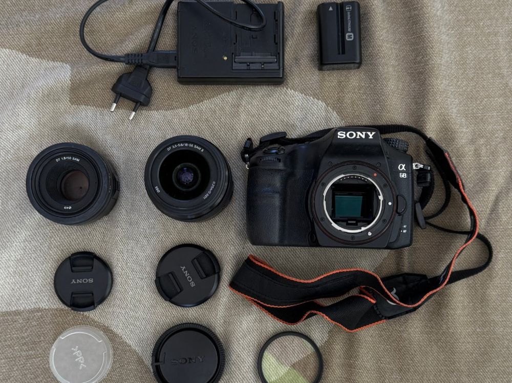 Sony Alpha 68 DSLR Kamera + 2 Objektive und Hama UV Filter (Gebraucht ...