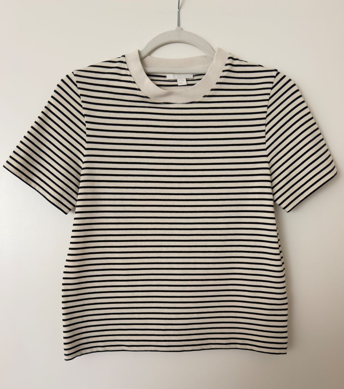 Cos T-shirt: COS T-SHIRT – Usato da Zürich venduto da JessGar