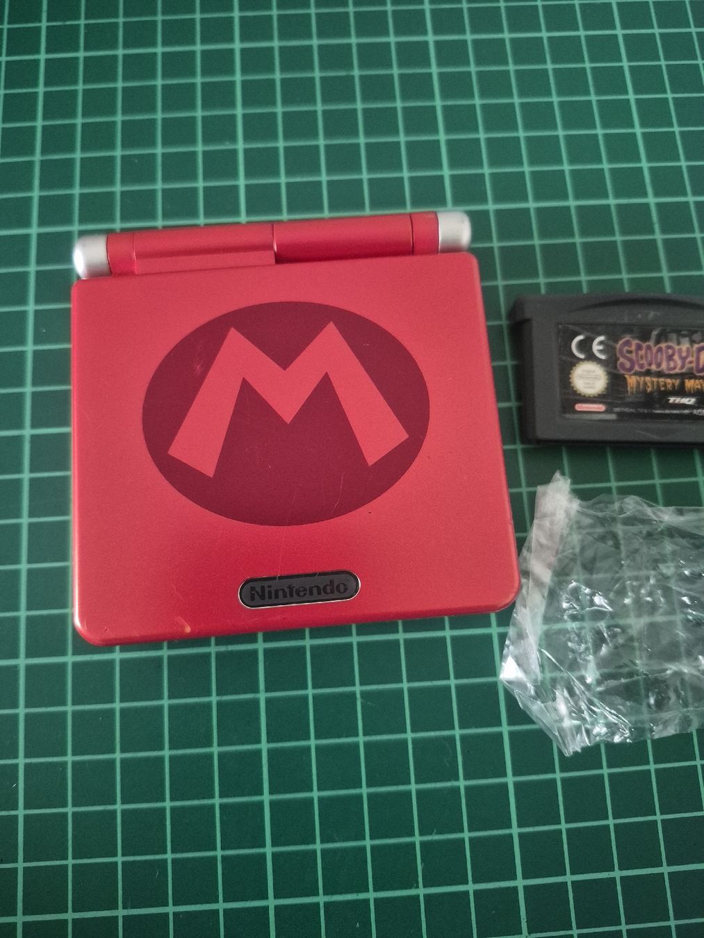 Nintendo Console: Mario Red Game Boy Advance SP + Scooby-Doo Game Bundle – Usato da Meyrin venduto da Retro-GZ 1