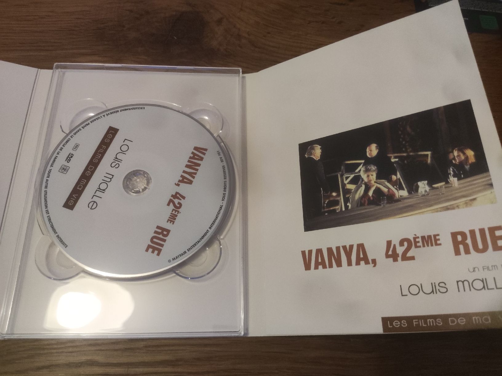 Tutti i DVDs: Vanya, 42ème Rue - mit Julianne Moore (DVD) – Usato da Oberembrach venduto da giu_7ksd 2