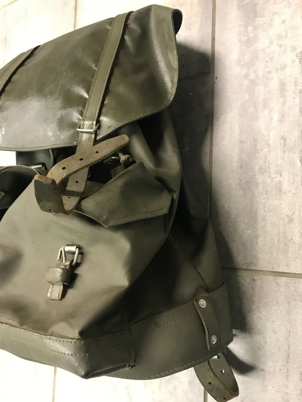 Zaini: Militär Rucksack – Usato da Läufelfingen venduto da Zehnerlein 2