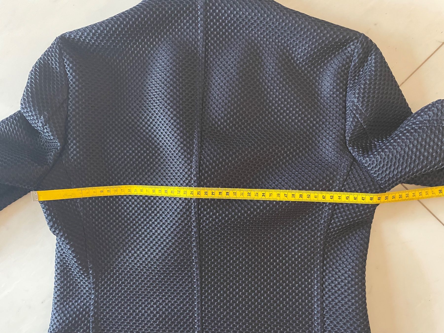 Armani Vestes: Giorgio Armani Sakko dunkelblau Gr.48 – D'occasion à Unterengstringen par DeaundHeinz 5