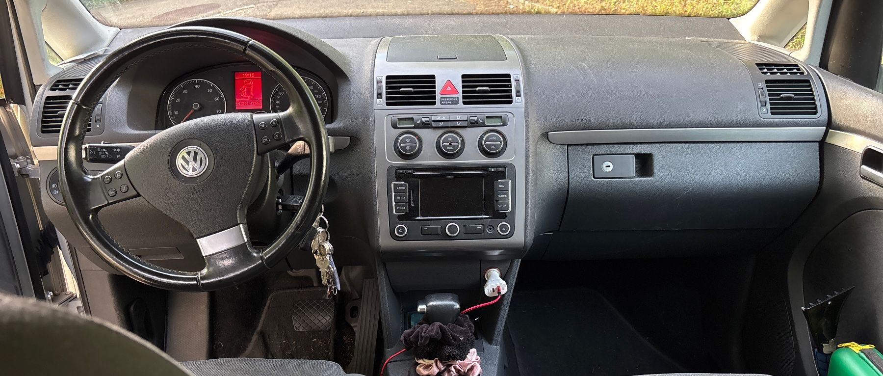VW Automobili: VW Touran 1.4  silber 5 Plätzer – Usato da Breitenbach venduto da mir_51 1