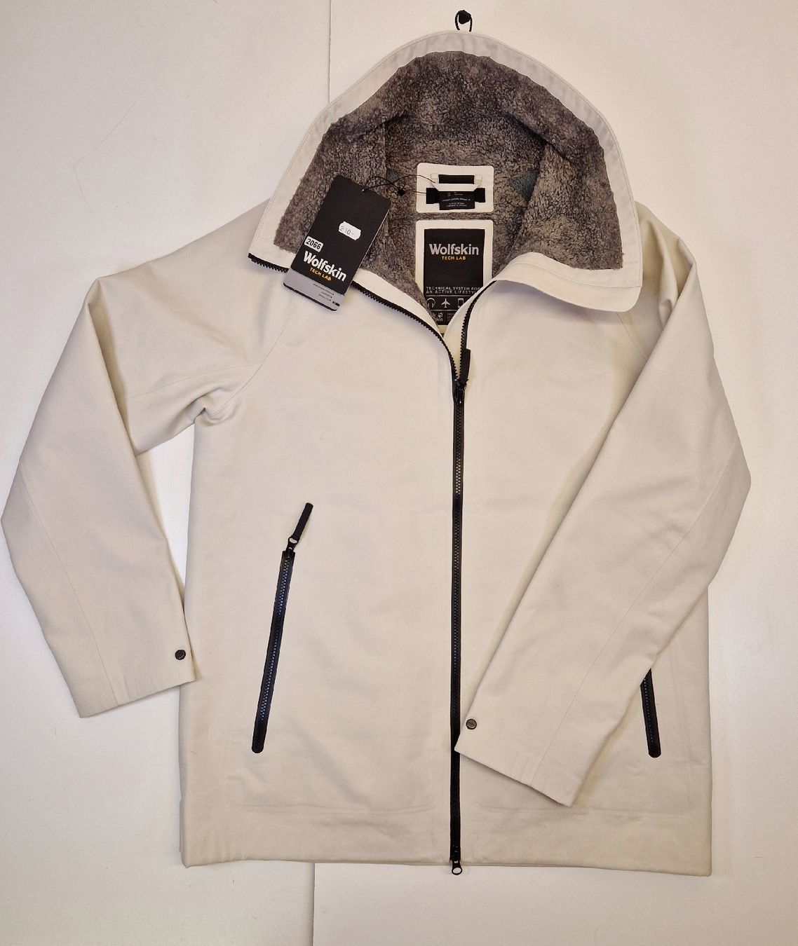 Jack Wolfskin Giacche: Jack Wolfskin The Slickshell Jacket Herren weiss Grösse M – Nuovo e nell'imballaggio originale da Braunau venduto da Brand-Store