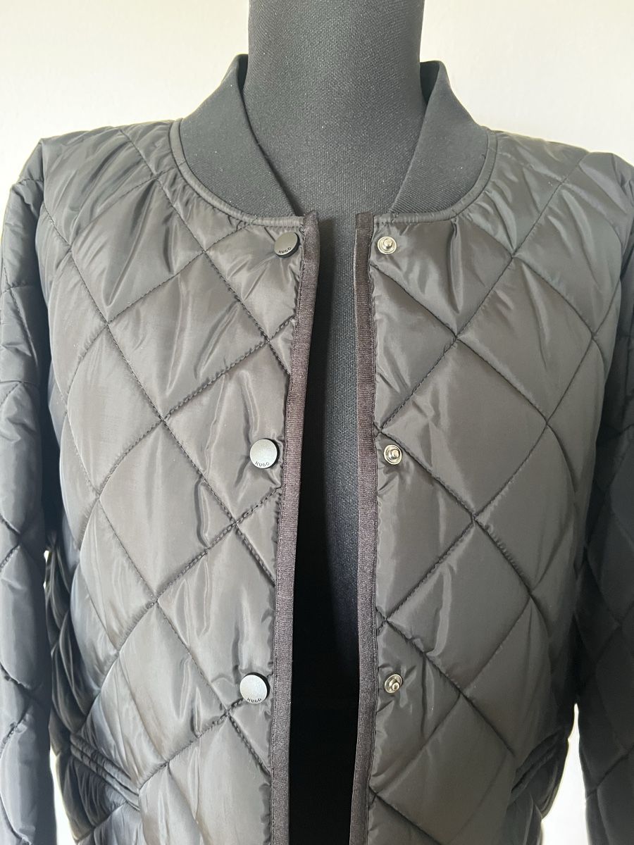 Hugo Boss Jacken: Hugo, Schwarze Steppjacke mit Rautenmuster – Neu (gemäss Beschreibung) aus Oftringen von bashikra 1