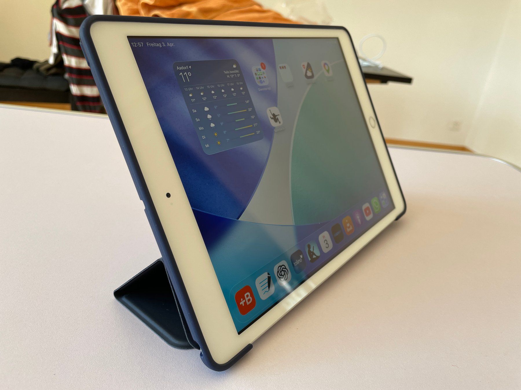 Apple Tablet PC: iPad 8 mit 32GB, super Zustand, + neue Hülle + Zubehör – Gebraucht aus Frauenfeld von kar_7xxc 2