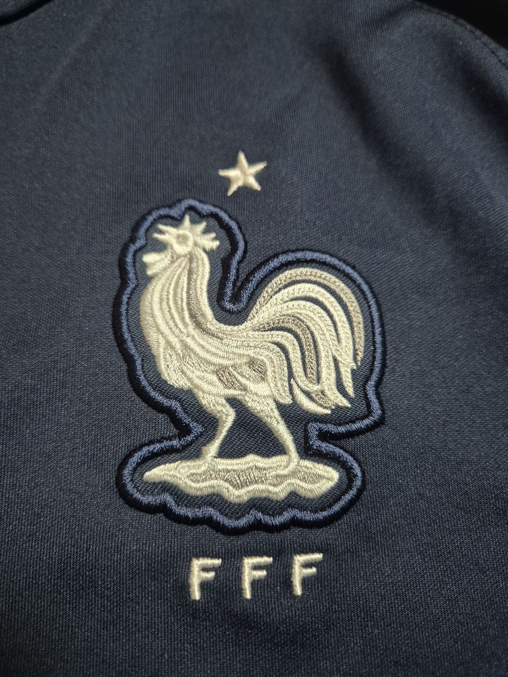 Nike Giacche: Nike 2018 Frankreich Jacke Grösse M – Usato da St. Gallen venduto da CaliSunshine 2