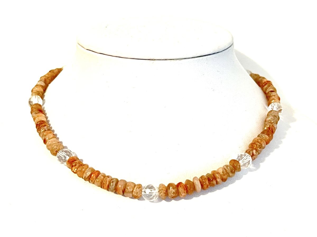 Ketten: Sunstone & Rock Crystal Necklace - Sterling Silver – Neu und originalverpackt aus Rüschlikon von ThereseJewelryDesign