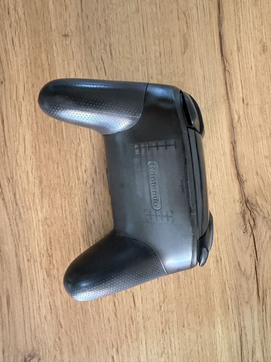 Nintendo Manettes: Nintendo Switch Pro Controller – D'occasion à Steinhausen par rom_2yy8 1