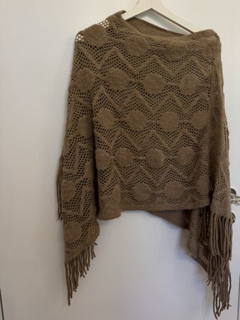 Cream Cape / Poncho in Braun/Taupe mit Fransen (one size)