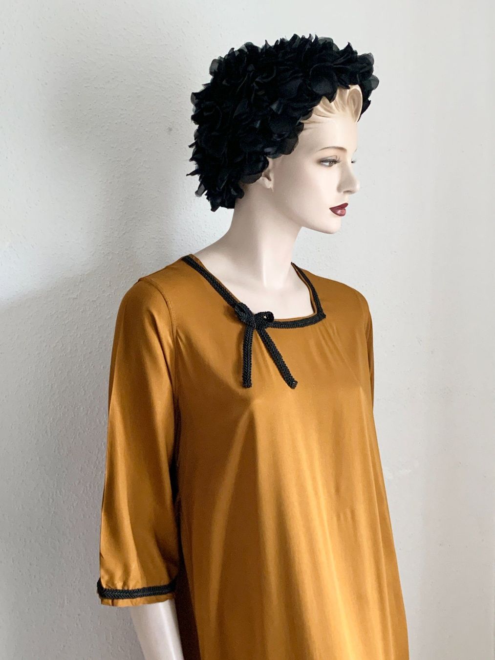Tuniche: Langes Vintage Kleid/Tunika in Ockerfarbe – Usato da Kloten venduto da Nephty 5