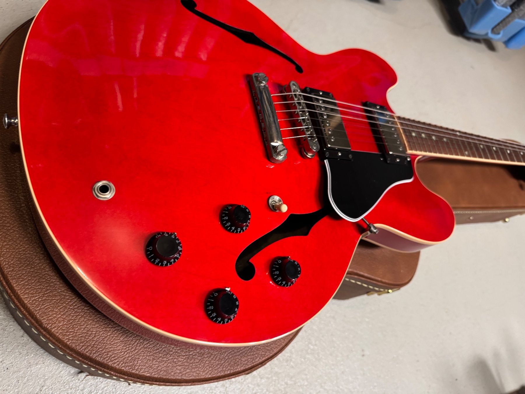 Strumenti musicali: Gibson ES-335 Custom Red – Usato da Pfäffikon ZH venduto da MM8619 1