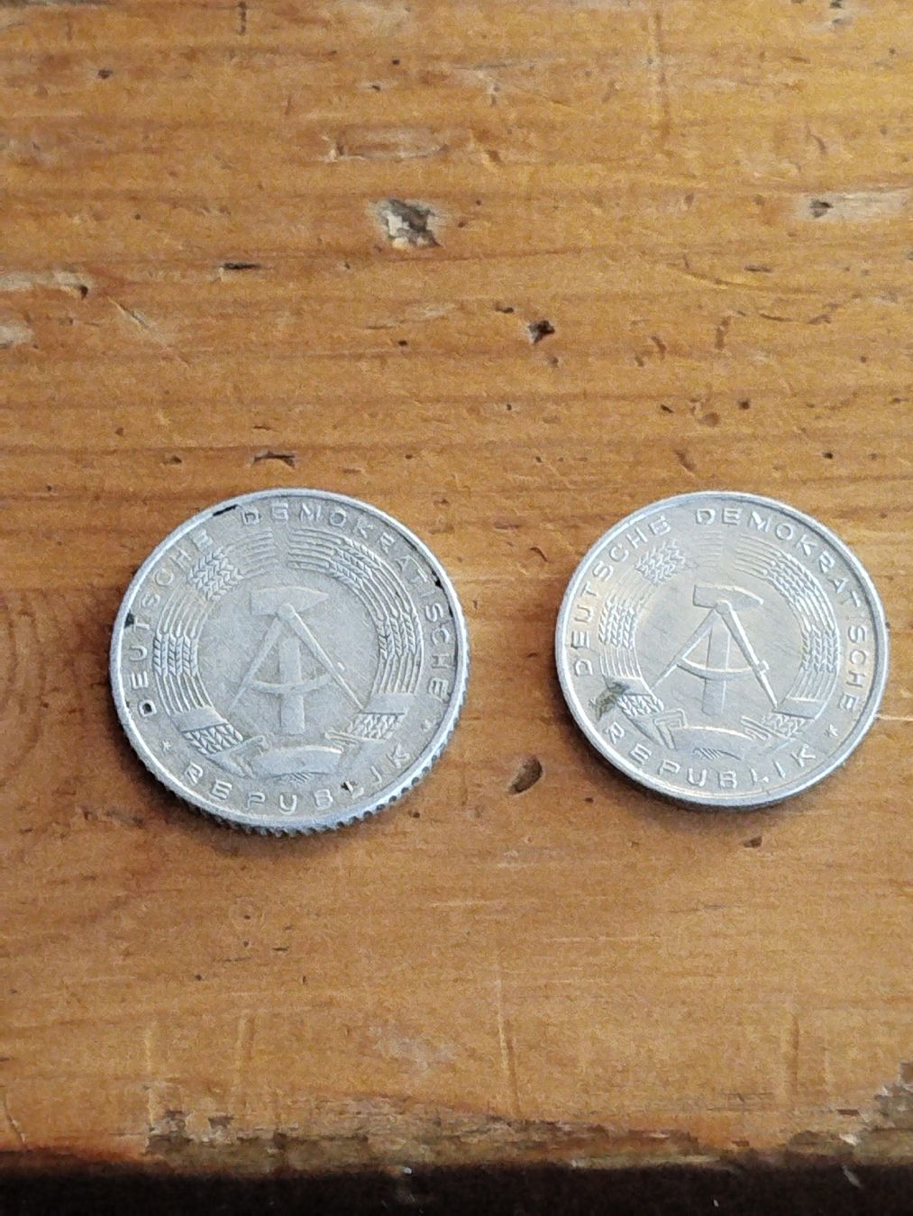 Tutti le monete: 2 Pièces de 10 et 50 Pfennig de ex-RDA – Usato da Châtel St Denis venduto da Magil71 1