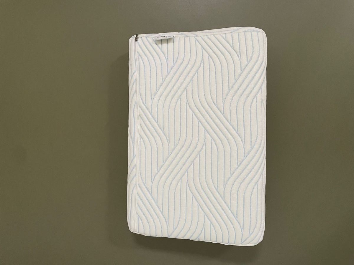 Tempur Kissen: TEMPUR Shape SmartCool Schlafkissen S – Neu (gemäss Beschreibung) aus Bern von PickDan 1