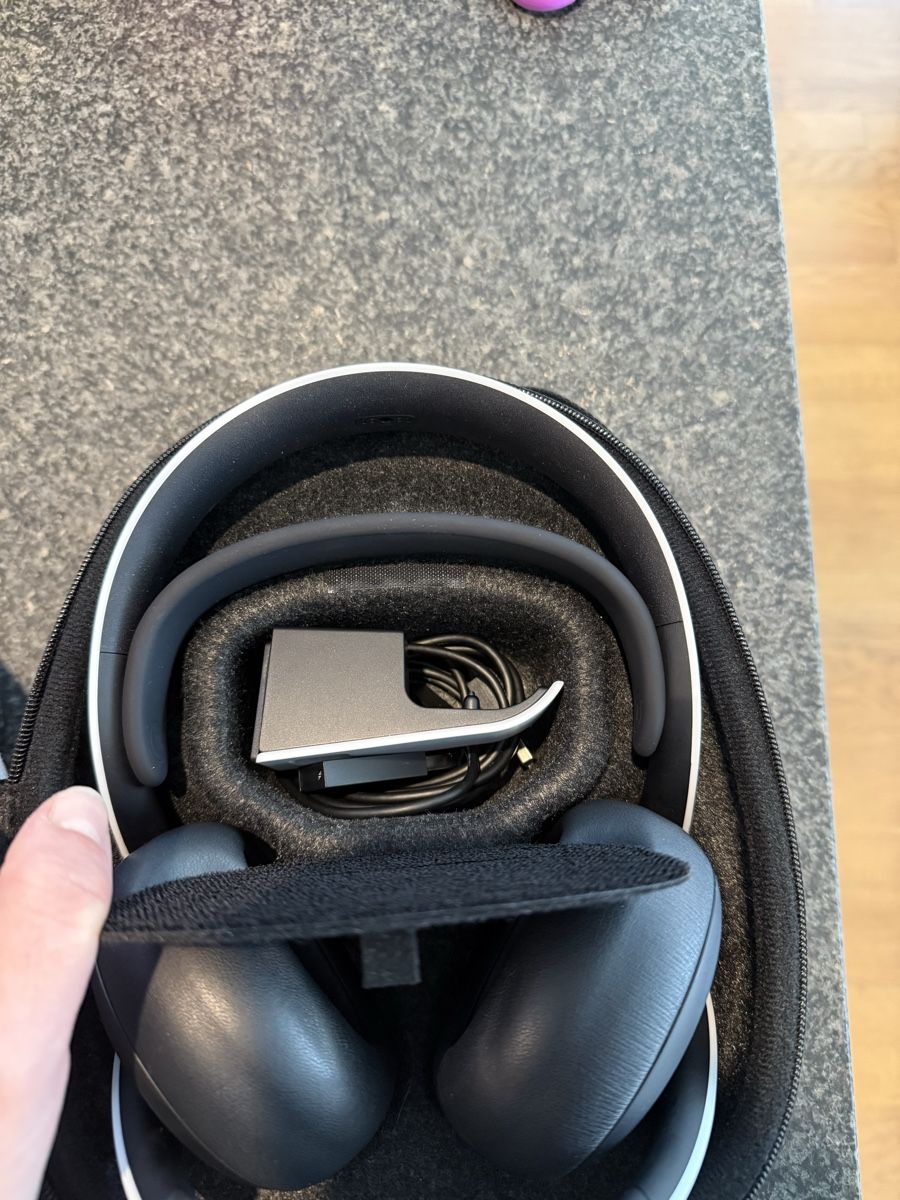 Sony Konsolen: PS5 Slim 1TB (nur 4 Monate, kaum benutzt) + viel Zubehör  – Neu (gemäss Beschreibung) aus Lyss von aid_blg5 5