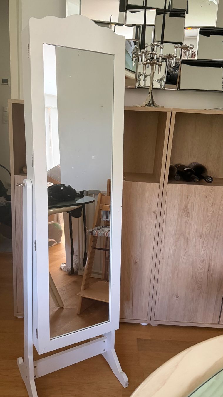 Armadi: Schmuck Schrank mit Spiegel und Licht – Usato da Nussbaumen AG venduto da HelenaDavid1910