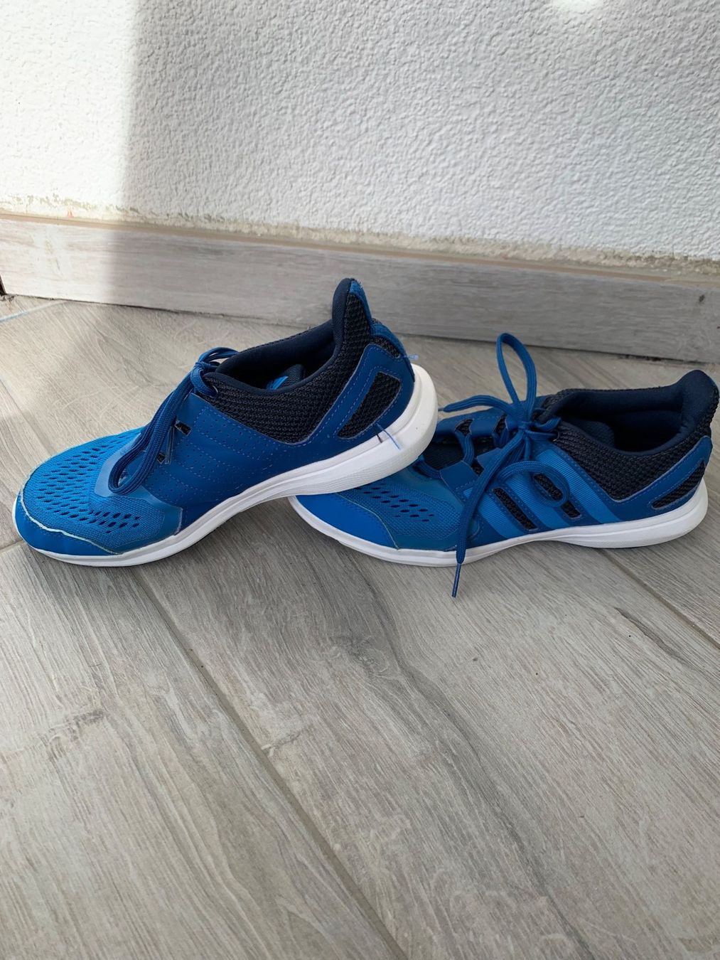 Adidas Scarpe per ragazzi: Blaue Adidas Hallenschuhe Gr. 37 – Usato da Büsserach venduto da smamax 2