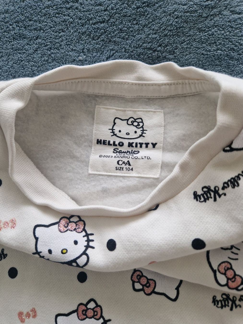 C&A Pulls et sweat-shirts: Pullover grösse 104 Hello Kitty – D'occasion à Heimberg par Eleanor20 1