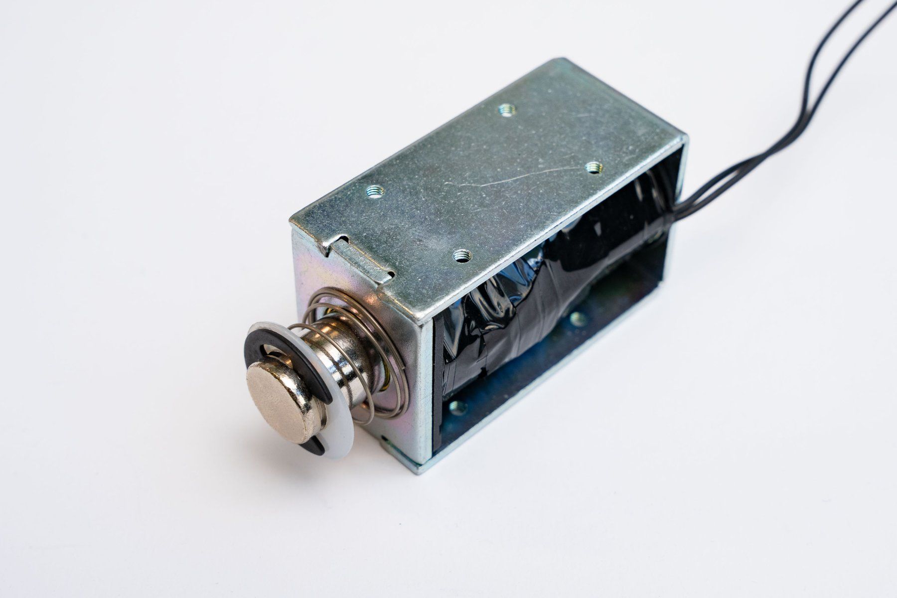 Motori: Sparkfun Solenoid - 36V | ROB-10391 – Usato da Dietlikon venduto da phi_j5l6