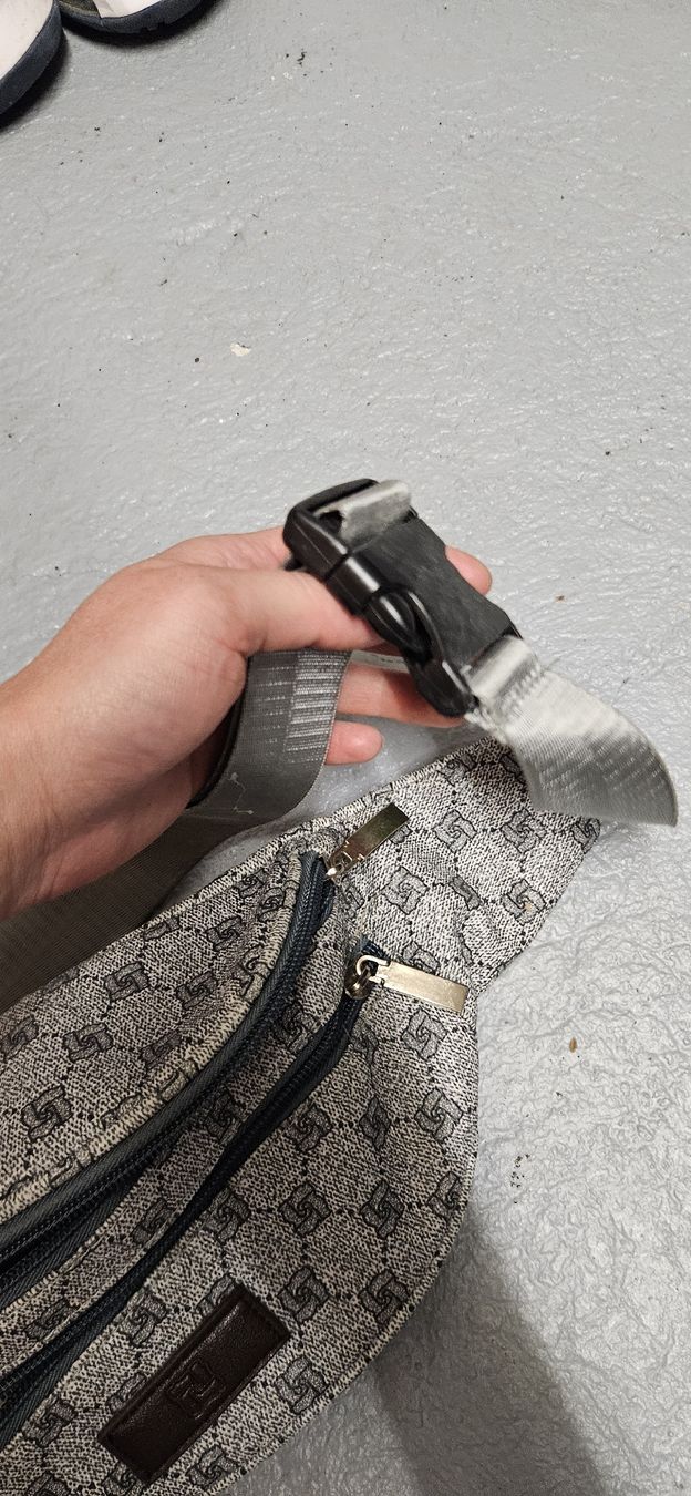 Taschen: Tasche/Bauchtasche – Gebraucht aus Gasel von jas_9vzt 2