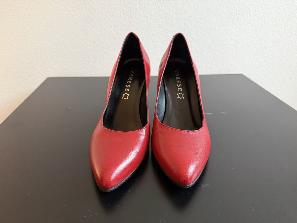 Damenschuhe: Varese Leder Pump rot Grösse 38 – Gebraucht aus Schwarzenegg von sbuergy 1
