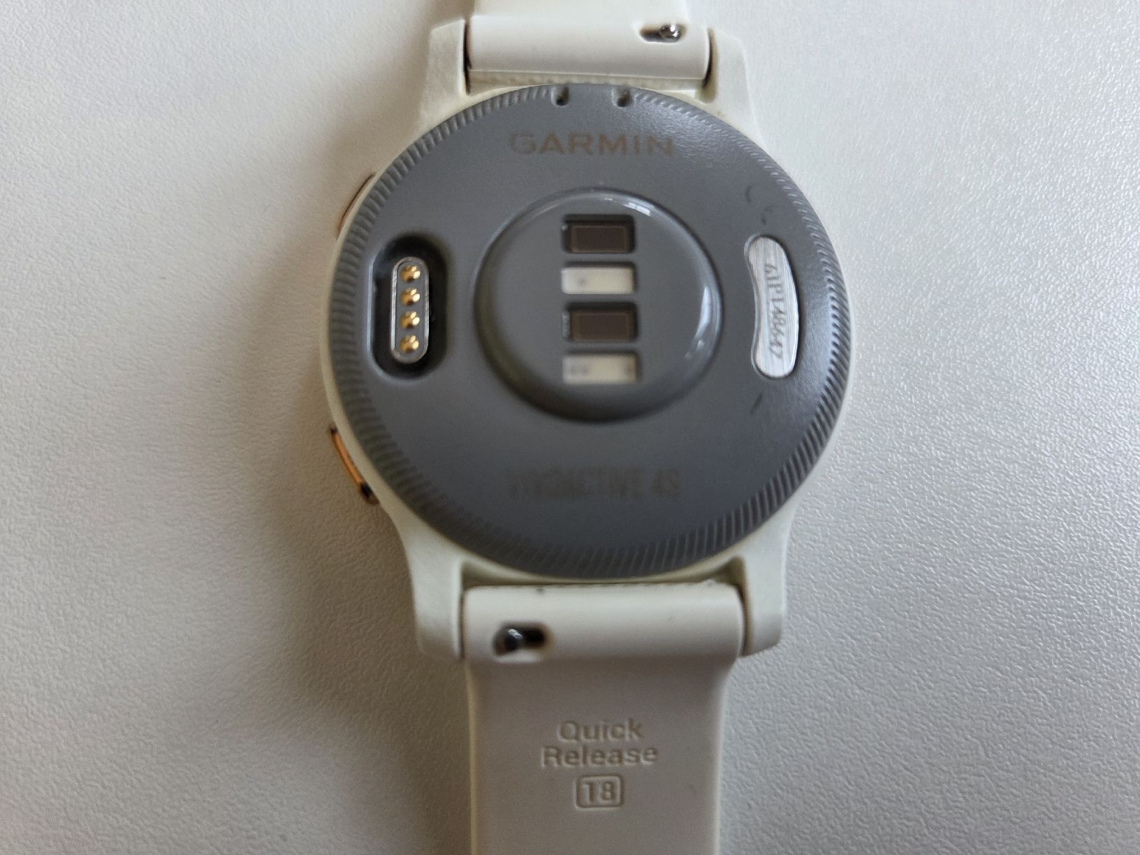 Garmin Smartwatch: Garmin Vivoactive 4s (défectueuse) et accessoires  – Defekt aus Vuisternens-devant-Romont von Deah10203 3