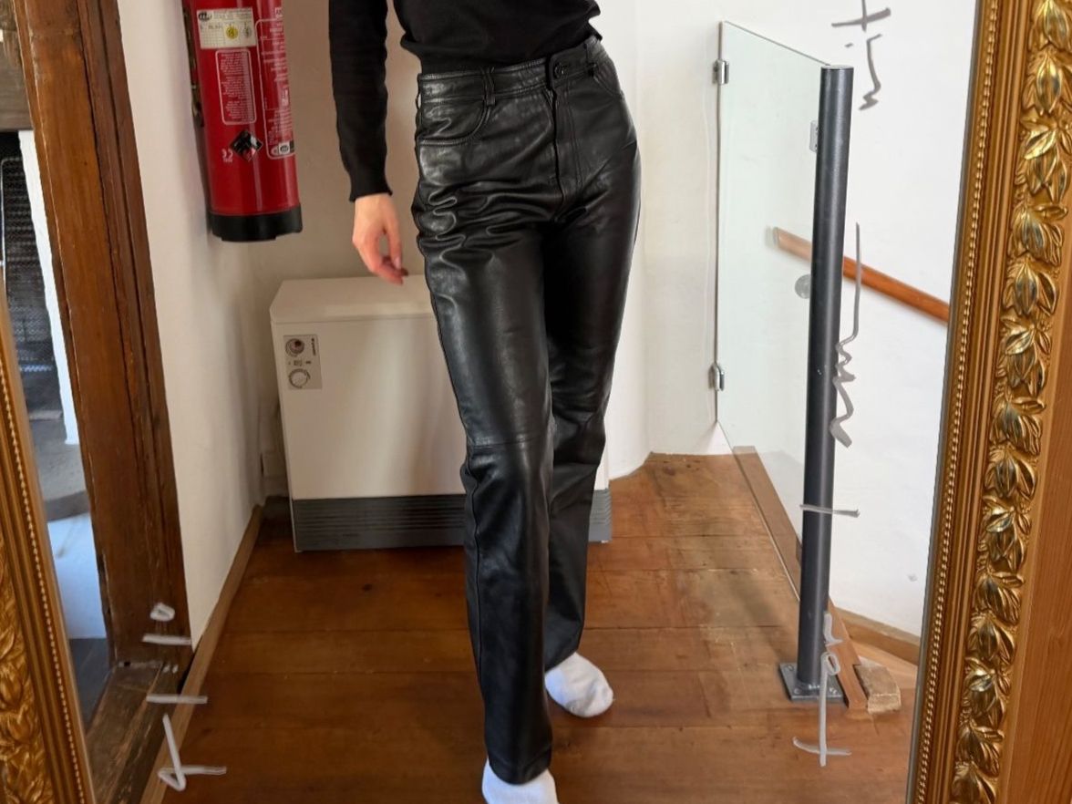 Pantaloni: 100% Lederhose schwarz – Usato da Zürich venduto da ele_c8mx