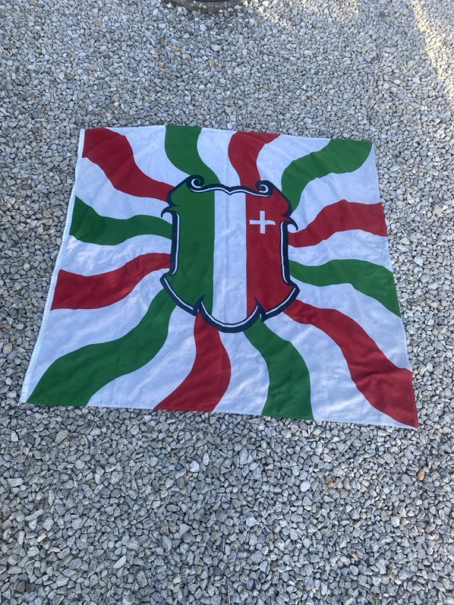 Fahnen: Drapeau Neuchâtel en tissu – Gebraucht aus Corcelles NE von Avossouhaits