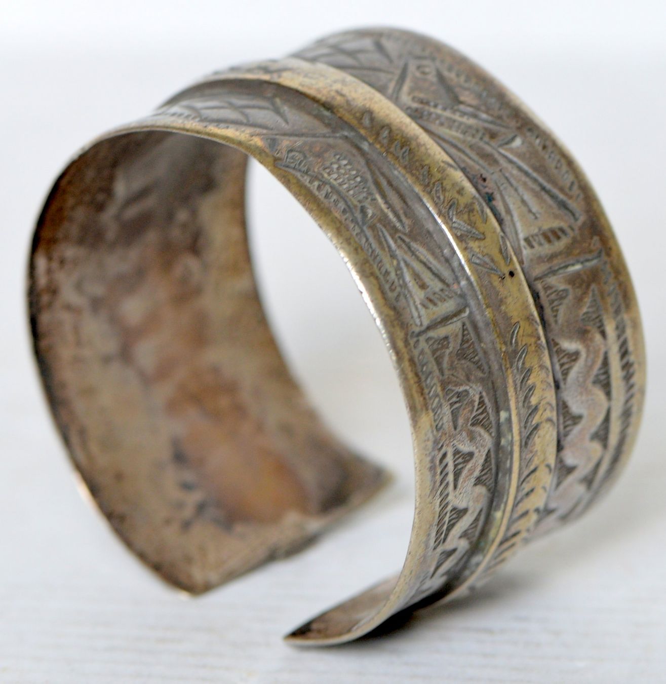 Armbänder & -reifen: Ancien bracelet en métal – Gebraucht aus Neuchâtel von Neuchatel 1