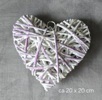 Weisses Dekoration Herz aus Holz, ca. 20 x 20 cm gross