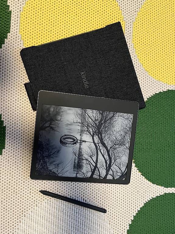 Amazon Tablettes PC: Kindle Scribe 32GB  inkl. Stift und Hülle – D'occasion à Kerns par Platypus2
