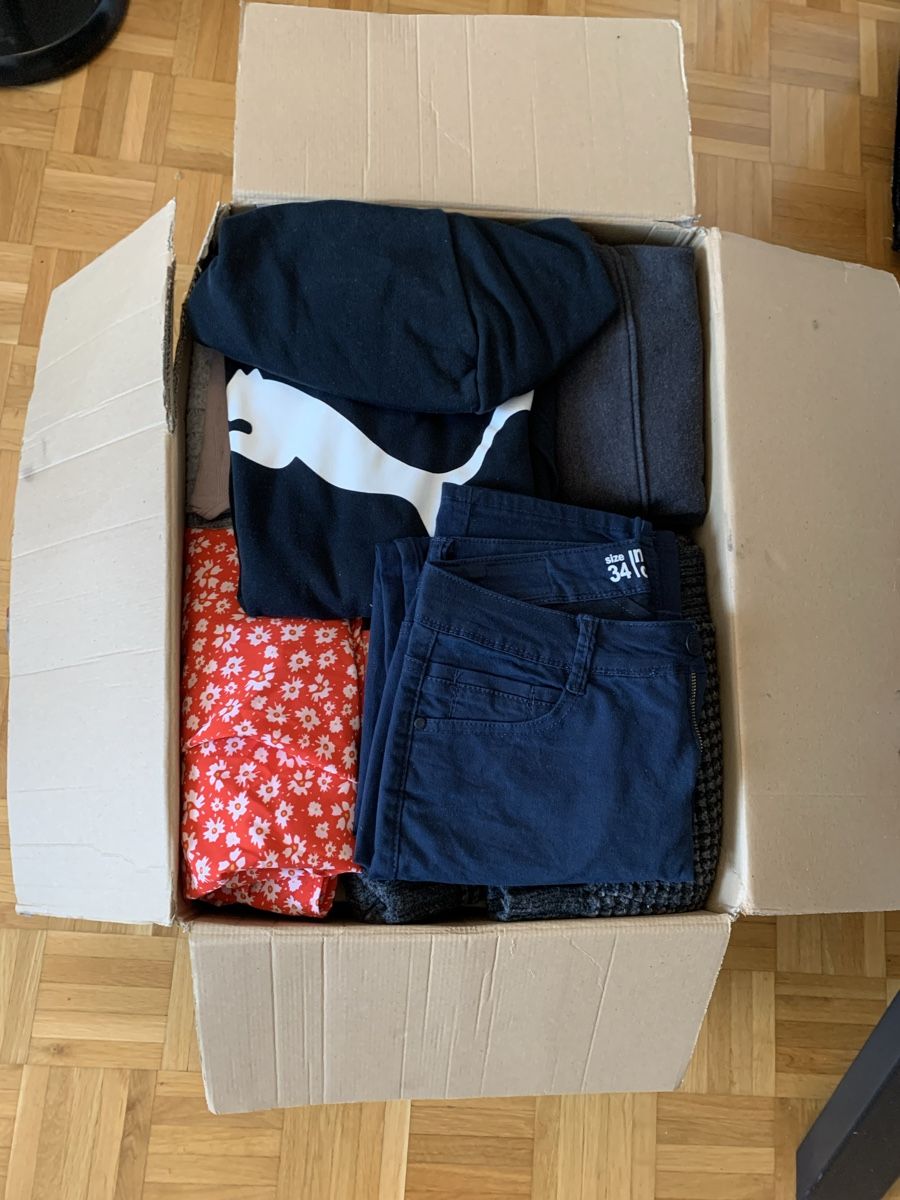 Lotti di vestiti: Grosses Kleiderpaket gr M/L – Usato da Olten venduto da ema_c6lr