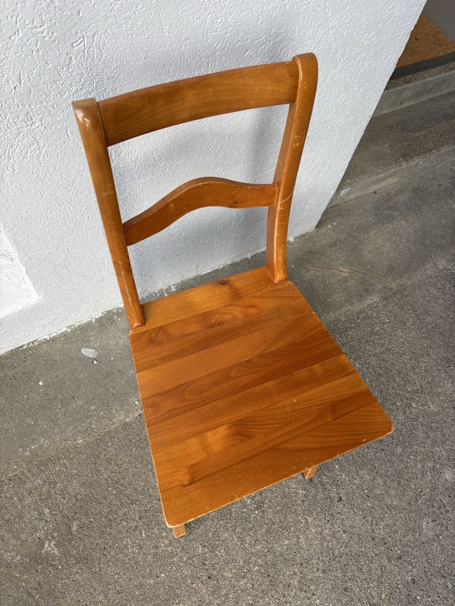 Chaises: Holz Stuhl  – D'occasion à Würenlos par maxli012 2