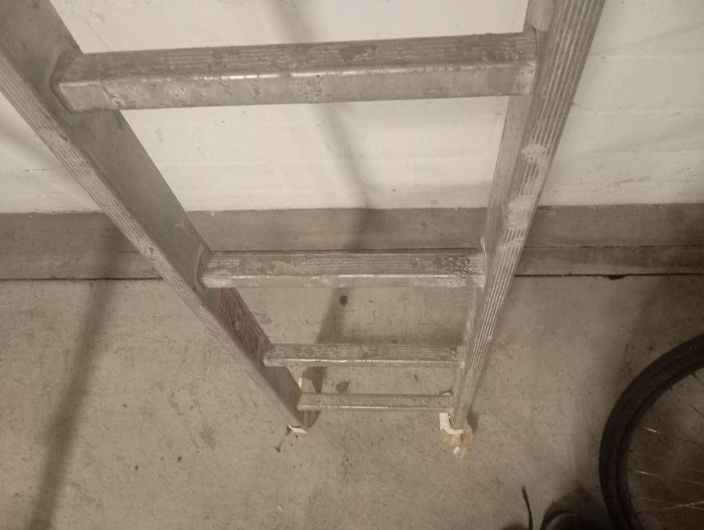 Leitern: Alu Leiter 2 Meter – Gebraucht aus Basel von Petergunn 1