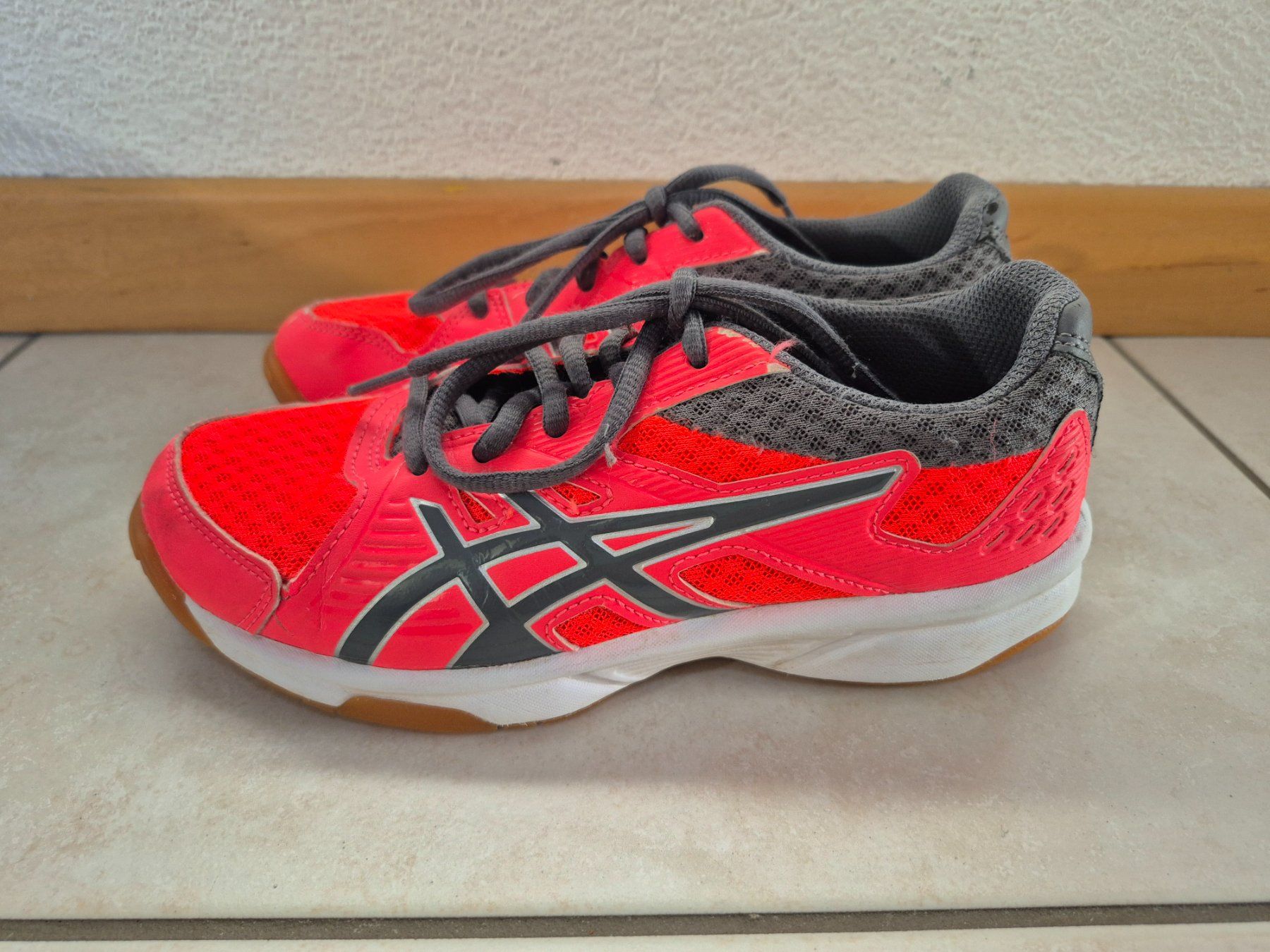 Scarpe per ragazzi: Hallenschuhe Asics Gr. 34.5 – Usato da Lengnau AG venduto da m5f1r9 3