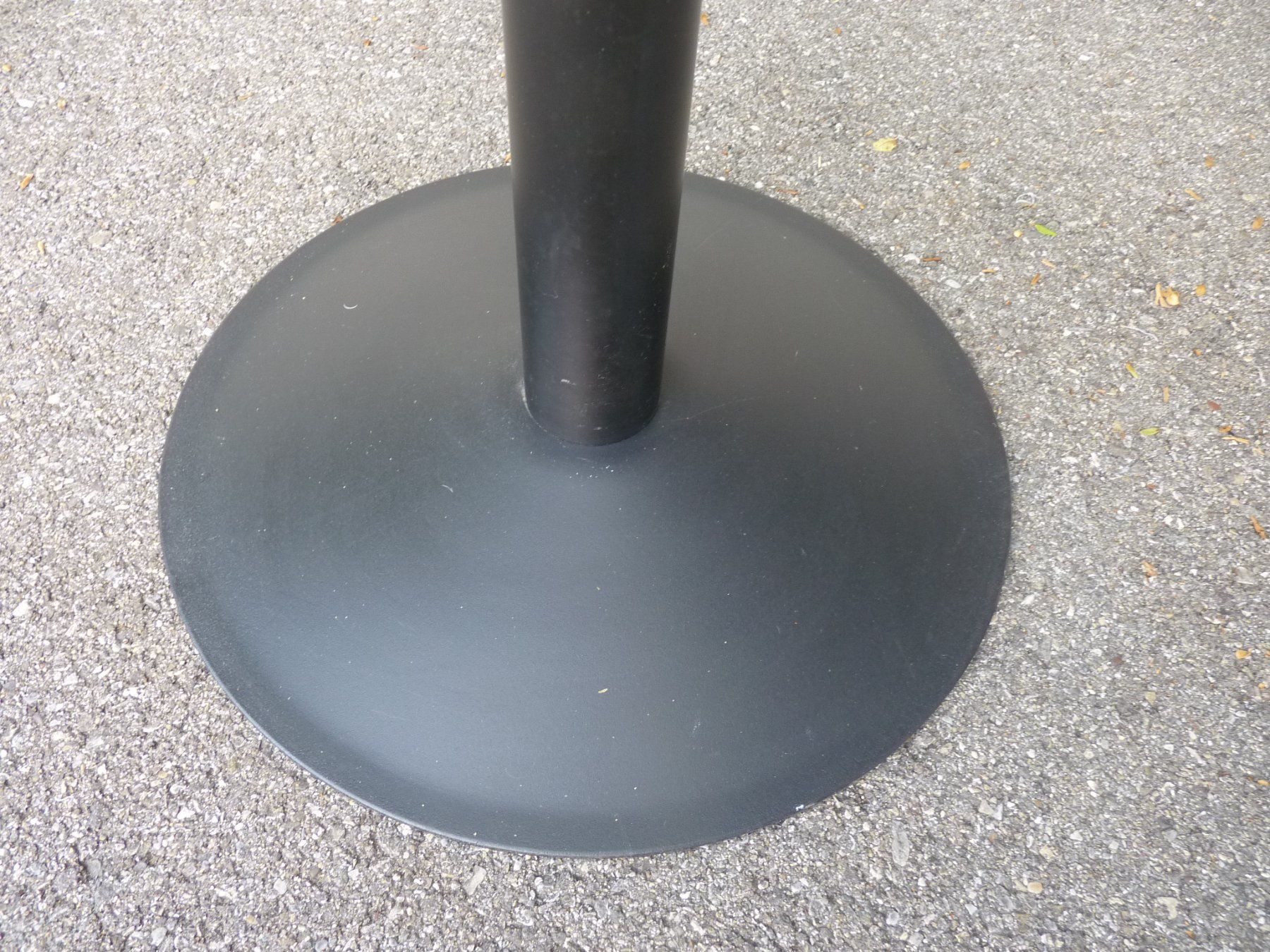 Sonstige Dekorationen & Accessoires: Garderrobenständer robust aus Metall – Gebraucht aus Küsnacht ZH von zoliboli01 3