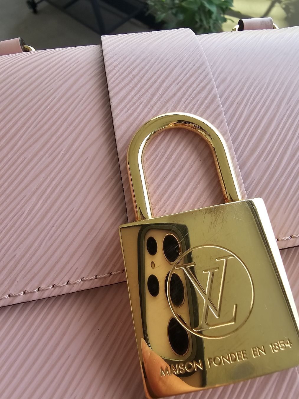 Louis Vuitton Borse da donna: Louis Vuitton Lock BB Epi - pink – Nuovo (secondo la descrizione) da Dottikon venduto da Chicca_73 5