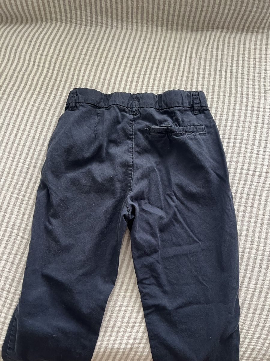 H&M Pantaloni: H&M HOSE NAVY GR 128 – Usato da Basel venduto da theo-g77 3