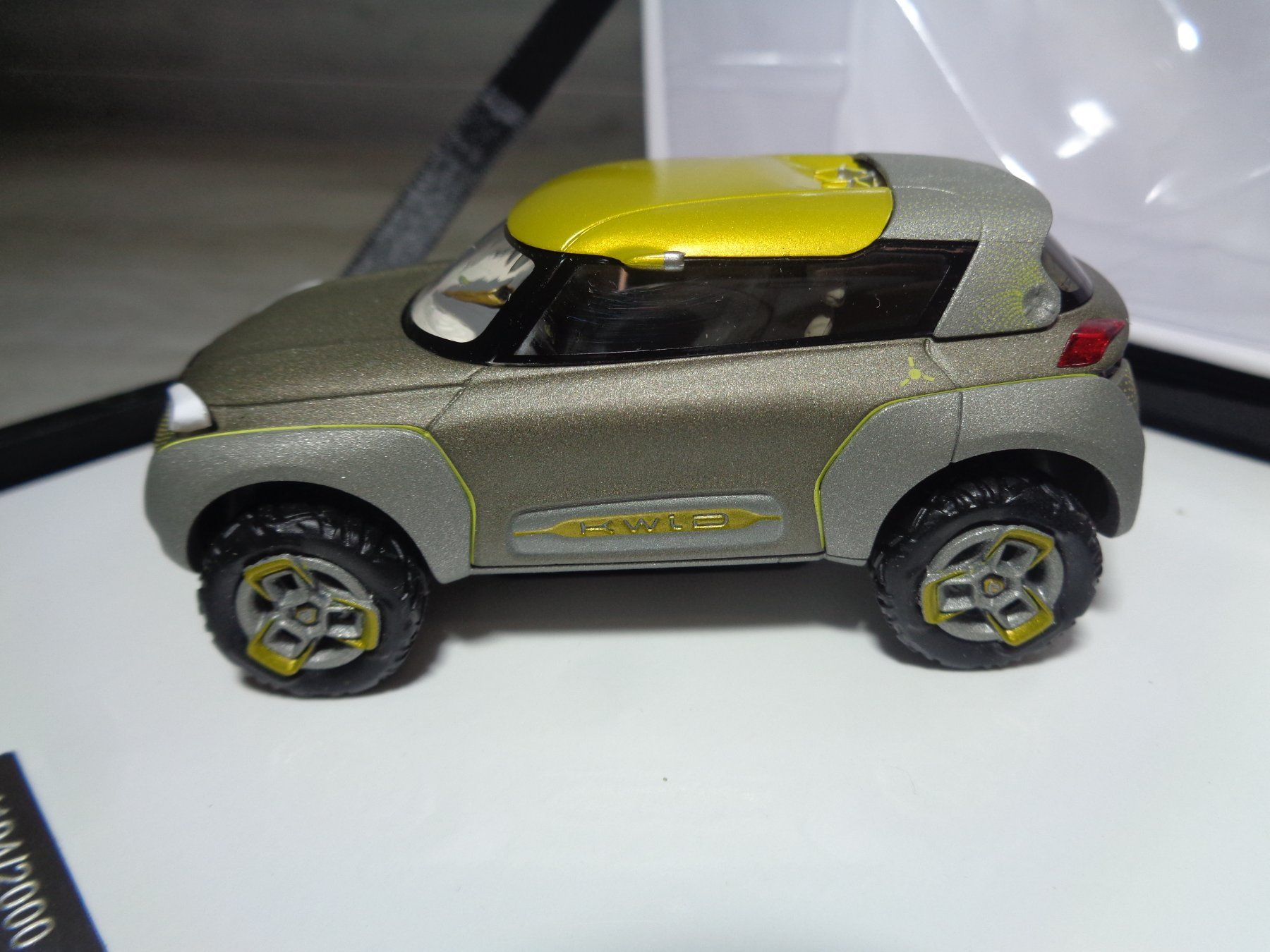 Renault Modellini d'auto: Norev 1:43 Concept Car Renault KWID – Nuovo e nell'imballaggio originale da Reconvilier venduto da rallycar 1
