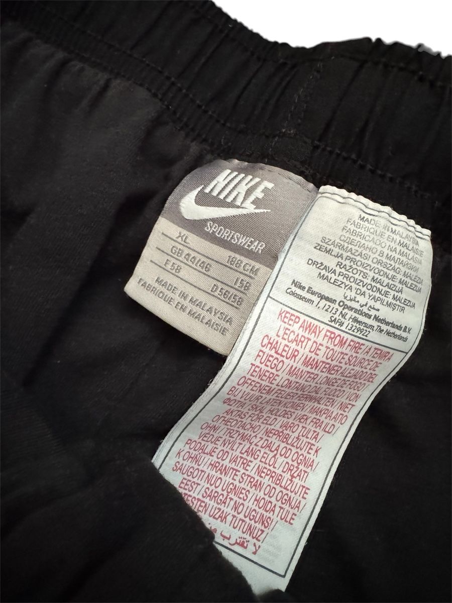 Nike Pantaloni: Original Nike Vintage Trackpants Gr. XL – Usato da Homburg venduto da swiss_vintage 5