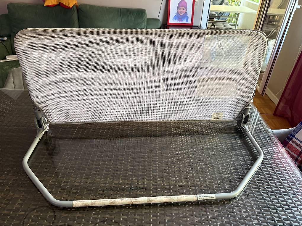 Schutz & Schoner: Barrière de lit Safety – Gebraucht aus Pully von karinos1526 2