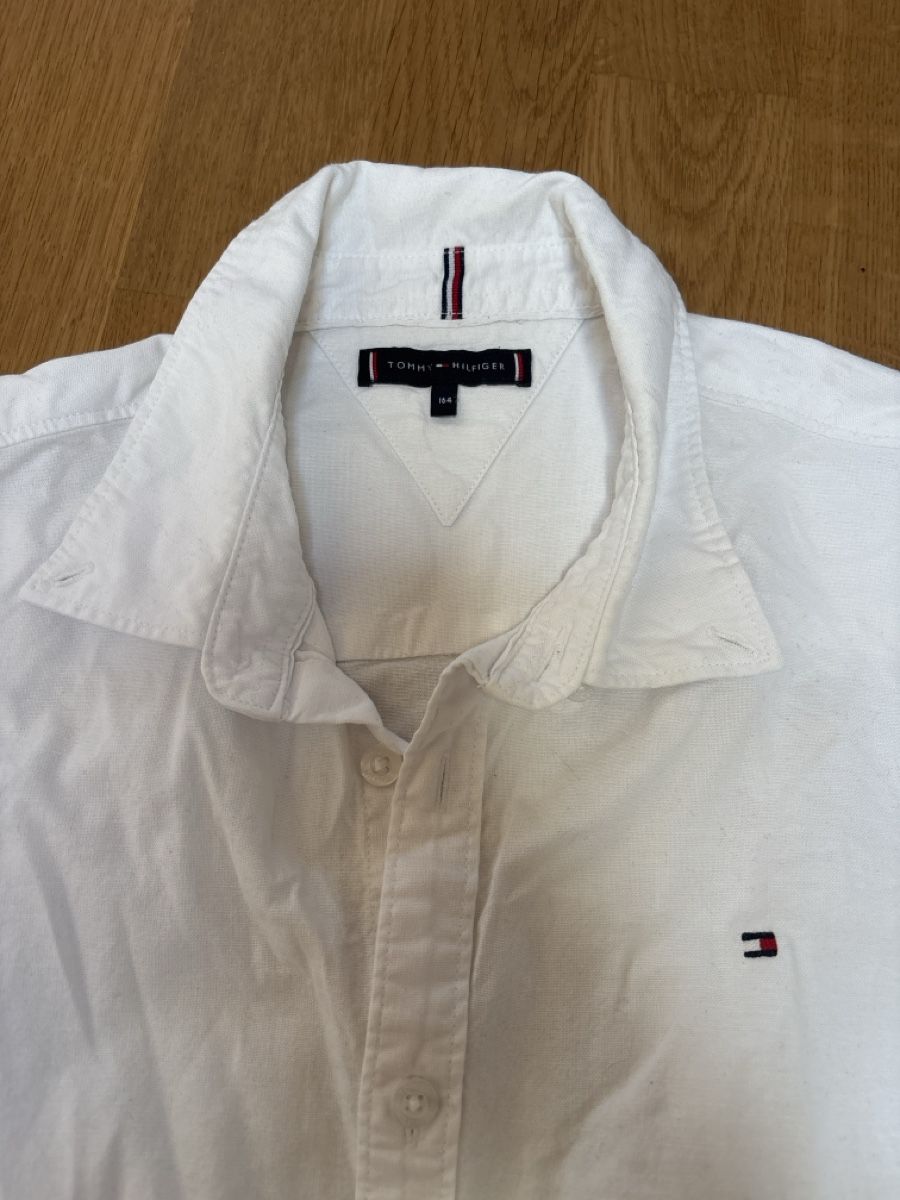 Tommy Hilfiger Camicie, T-shirt & Polo: Weißes Hemd Tommy Hilfiger 164 – Usato da Bern venduto da NevCrafter 1